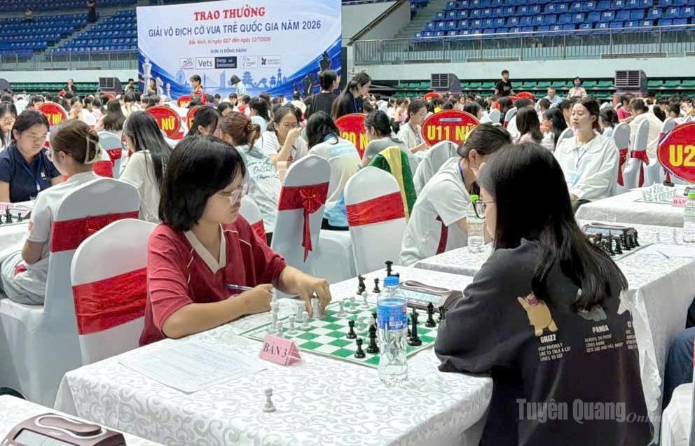 Vận động viên Tuyên Quang tham gia thi đấu tại nội dung cờ truyền thống.