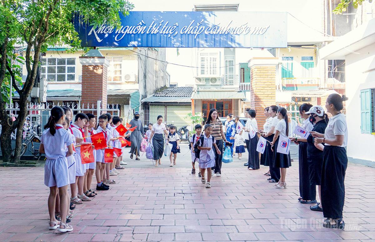 Trường Tiểu học Lê Văn Tám, phường Minh Xuân đón học sinh năm học mới 2025 - 2026.