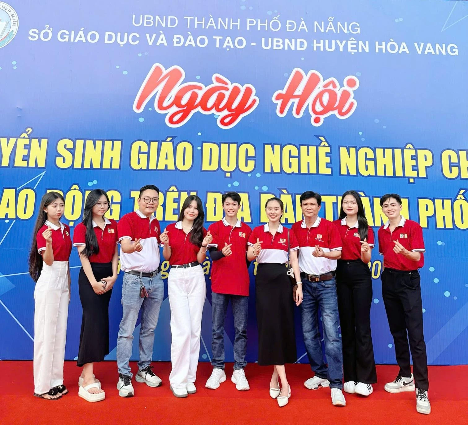 Cao đẳng Công nghệ - Ngoại thương giải đáp cho hàng nghìn thí sinh trong ngày hội tư vấn tuyển sinh 2025
