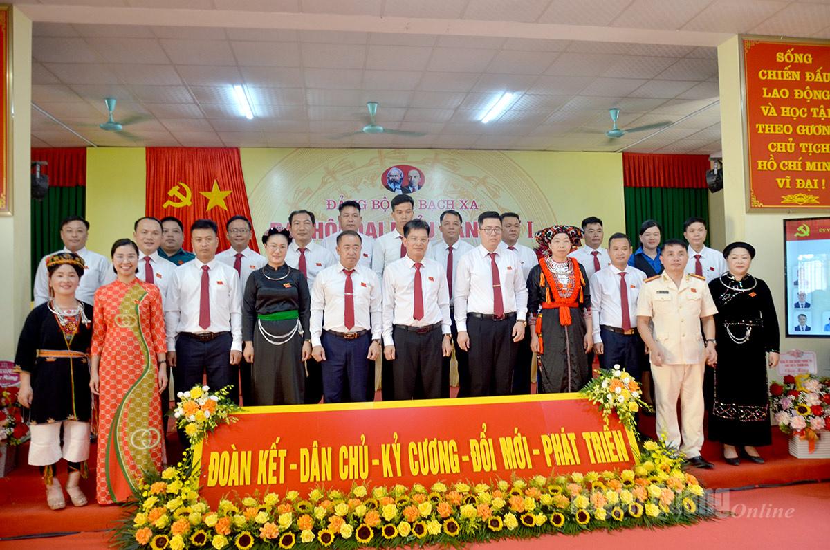 Ban Chấp hành Đảng bộ xã Bạch Xa khoá I, nhiệm kỳ 2025-2030 ra mắt Đại hội.