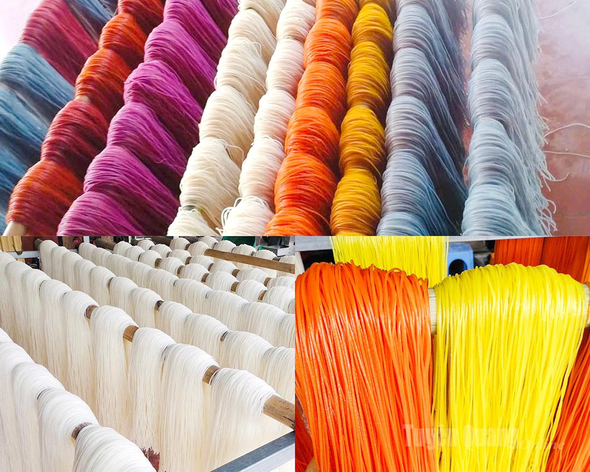 For the colored varieties, natural ingredients are boiled to extract their essence and mixed with rice flour to create vibrant hues: orange from gac fruit, purple from magenta leaves, yellow from turmeric, etc.