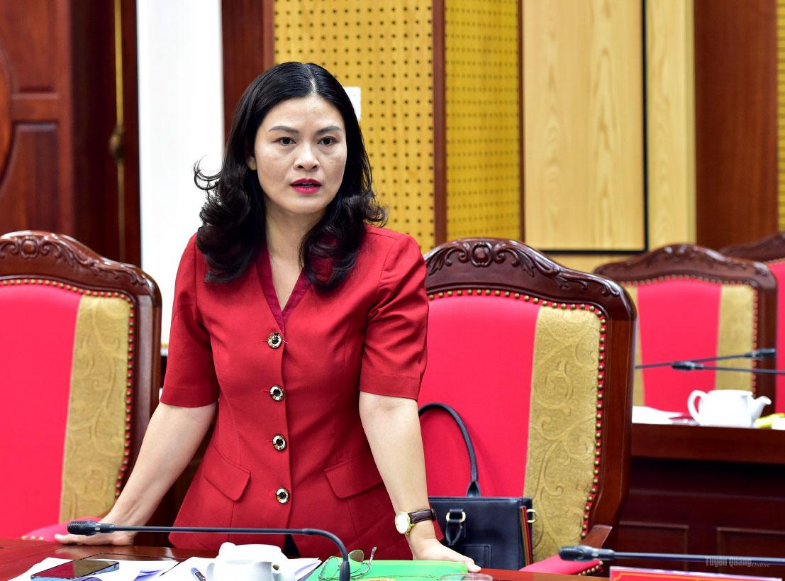 Phó Chủ tịch UBND tỉnh Vương Ngọc Hà phát biểu tại cuộc họp.