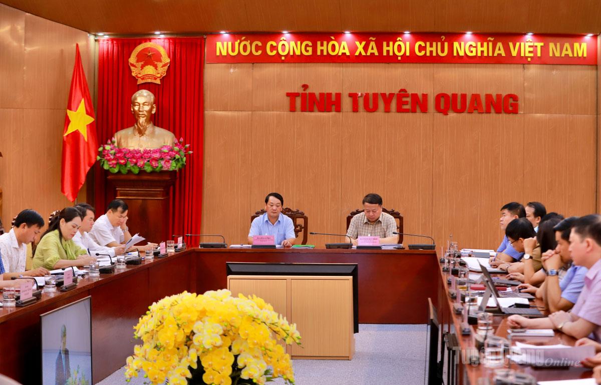 Bí thư Tỉnh uỷ Hầu A Lềnh và Chủ tịch UBND tỉnh Phan Huy Ngọc chủ trì tại điểm cầu tỉnh.