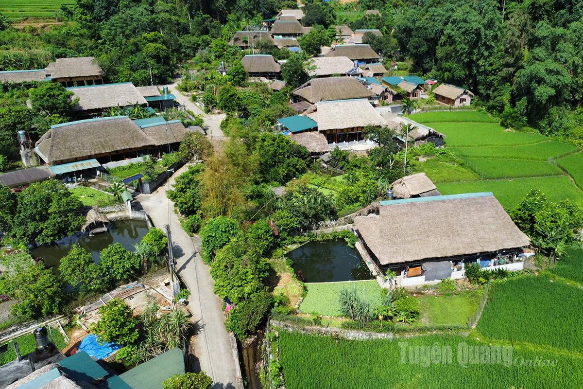 Một góc thôn Tha
nhìn từ trên cao.