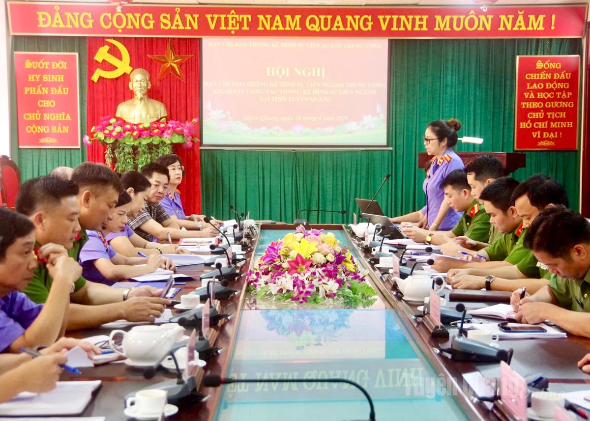 Toàn cảnh buổi làm việc.