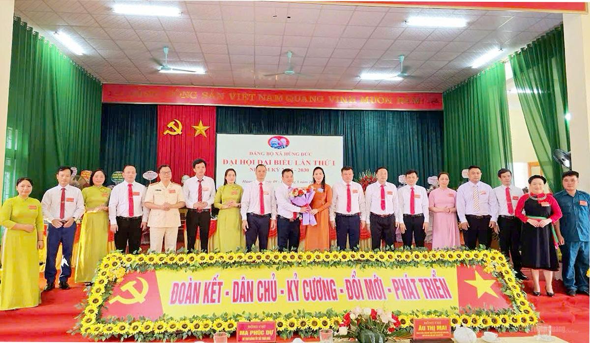 BCH Đảng bộ xã Hùng Đức khóa I, nhiệm kỳ 2025-2030 ra mắt Đại hội. Ảnh: Mai Dung