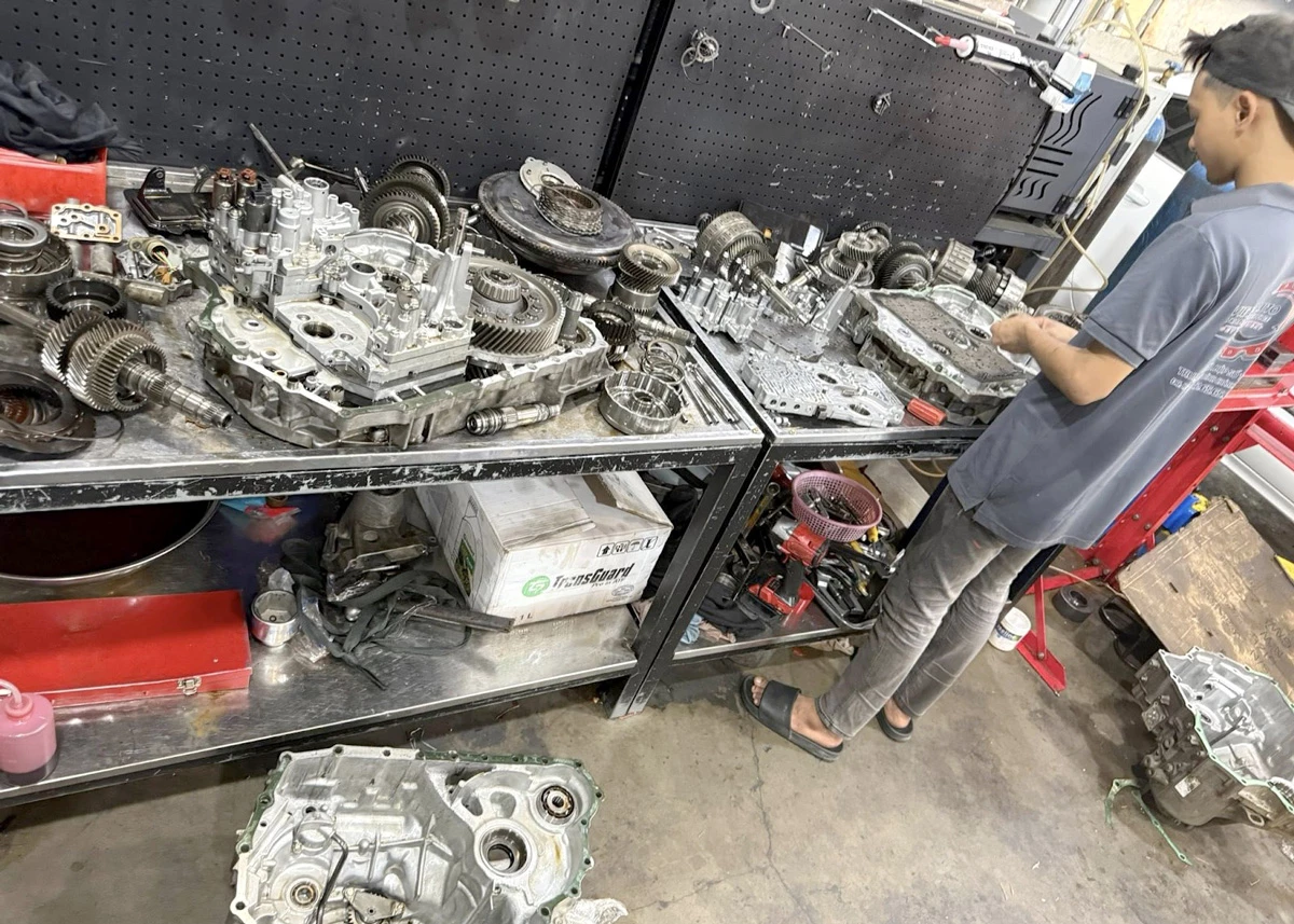 Đội ngũ VATS tỉ mỉ trong từng phụ tùng.