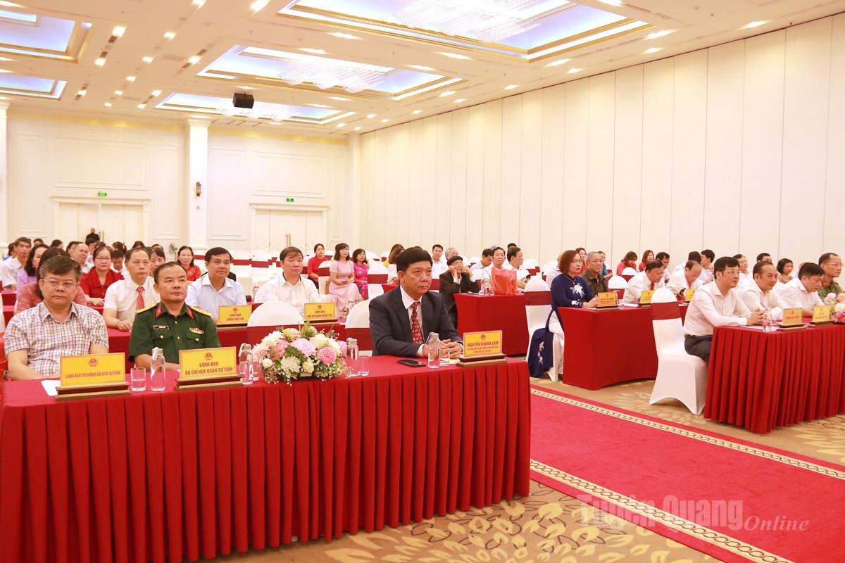 Các đại biểu dự buổi gặp mặt.