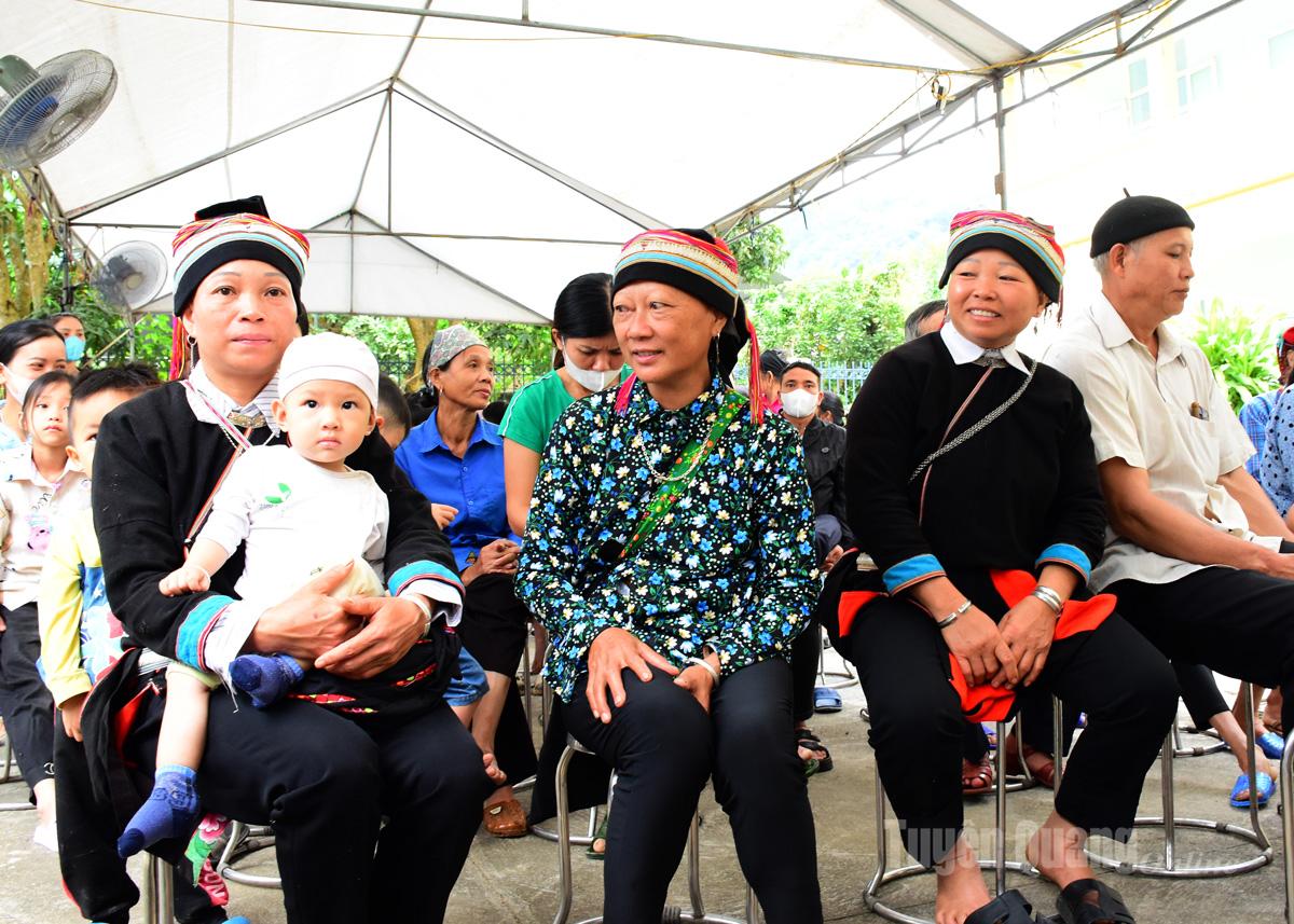 A large number of people came to receive medical check-ups under the program.