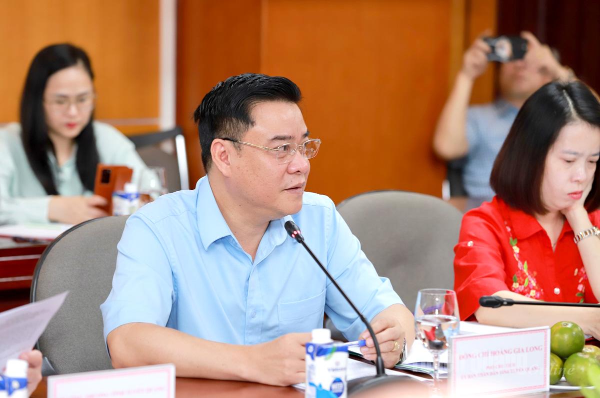 Phó Chủ tịch UBND tỉnh Hoàng Gia Long phát biểu tại buổi làm việc.