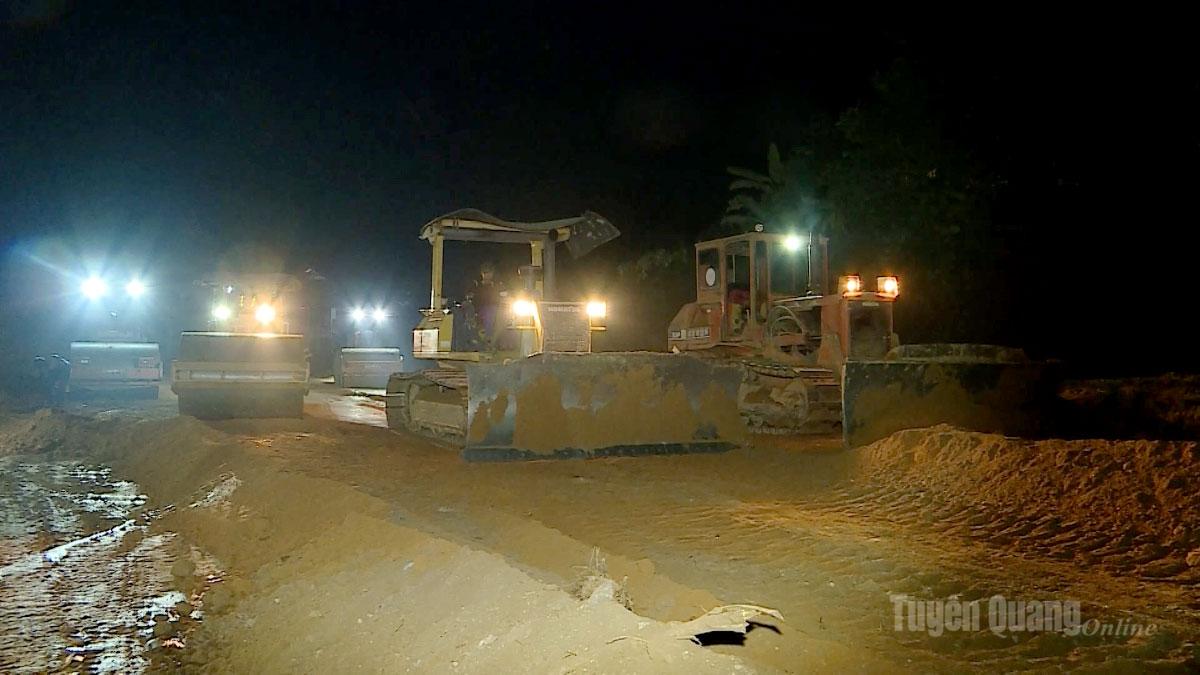 Across construction sites, hundreds of machines, vehicles, and workers are working in shifts around the clock.
