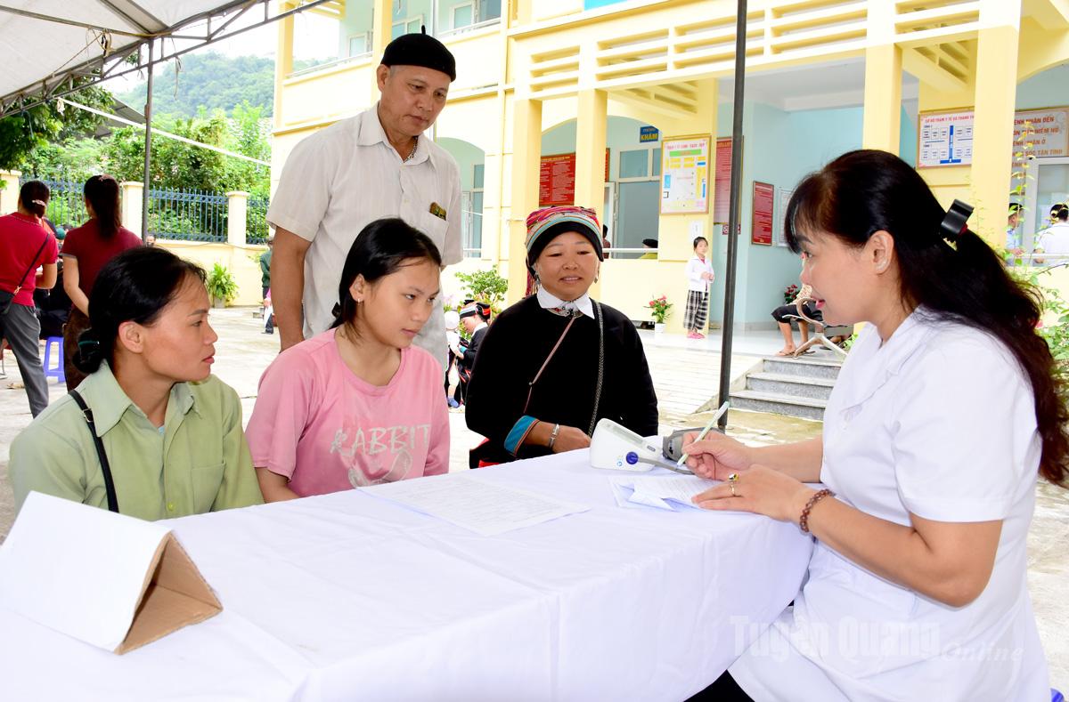 Health screening was carried out for residents of Thanh Thuy commune under the program.