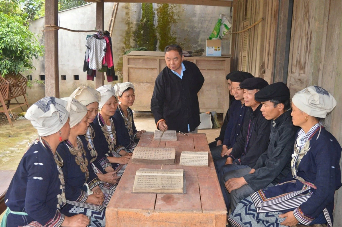 Lớp học của nghệ nhân Chu Tuần Ngân.