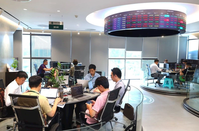 The Vietnamese stock market has made significant strides in both quality and the range of products available, establishing itself as an increasingly vital medium- and long-term capital channel for the economy.