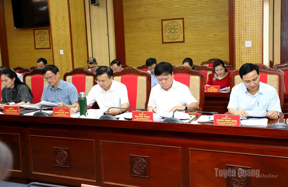 Các đại biểu dự Hội nghị Ban Chấp hành Đảng bộ tỉnh.
