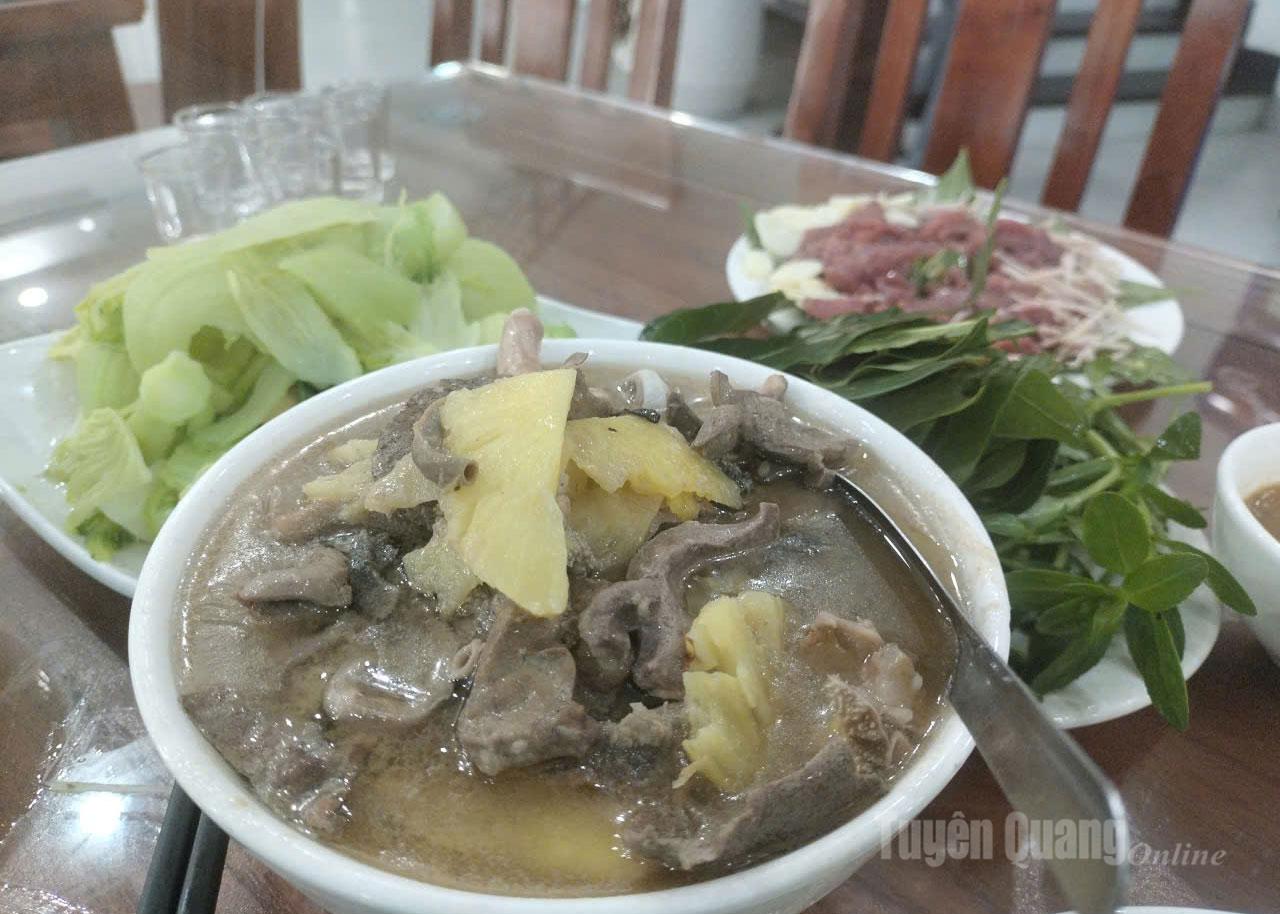 A dish from goat of the rocky plateau of Tuyen Quang.