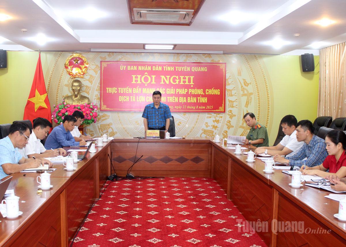 Các đại biểu tham dự hội nghị.