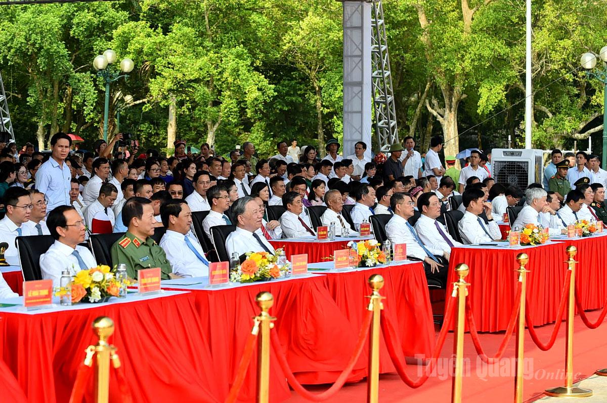 Đồng chí Tổng Bí thư Tô Lâm và các đại biểu dự lễ khánh thành.