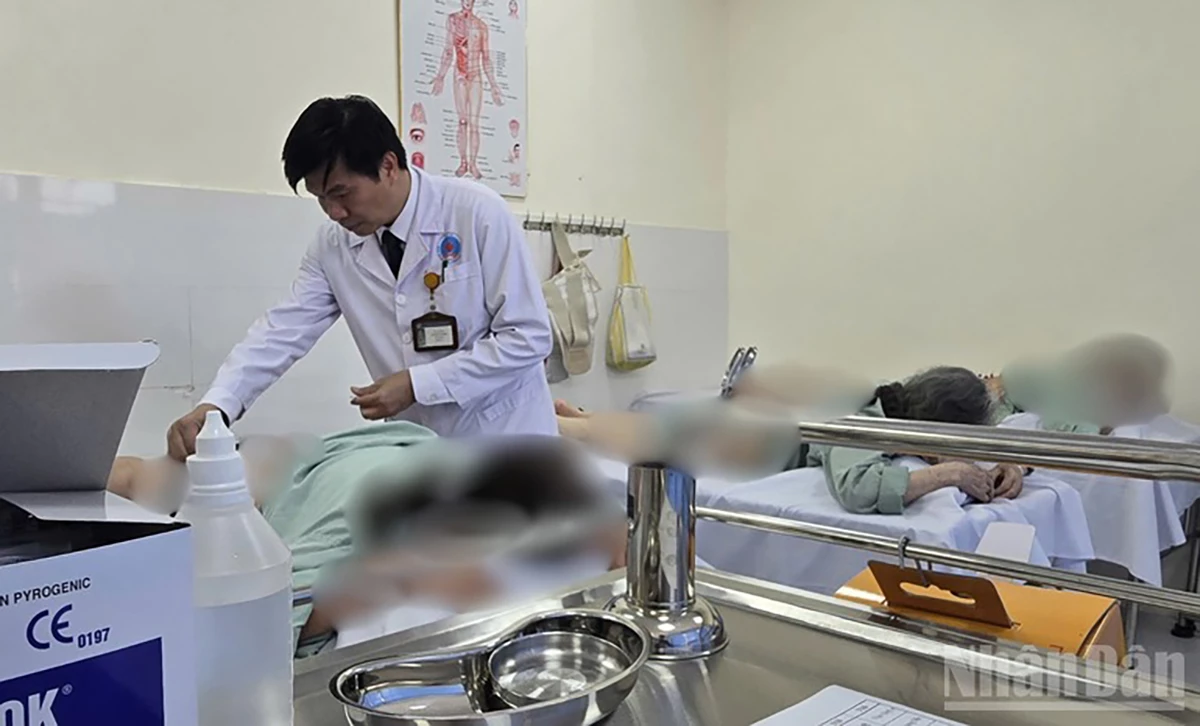 Điều trị bằng y học cổ truyền có thể áp dụng như một phần trong chăm sóc sức khỏe chủ động, nhất là với người làm công việc văn phòng, trung niên và cao tuổi.
