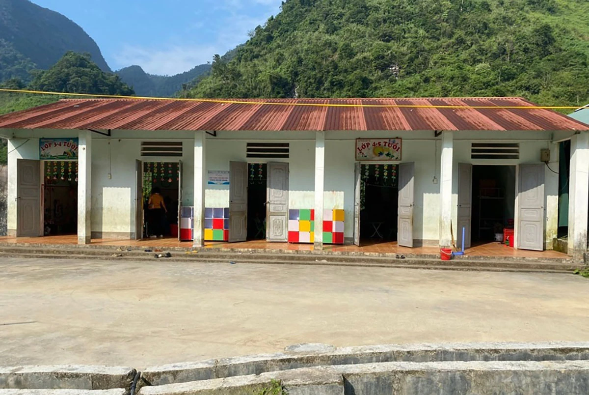 Điểm trường lẻ Minh Tiến - Trường Mầm non Hướng Dương (Thuận Hòa, Tuyên Quang) cách trường chính khoảng 15km.