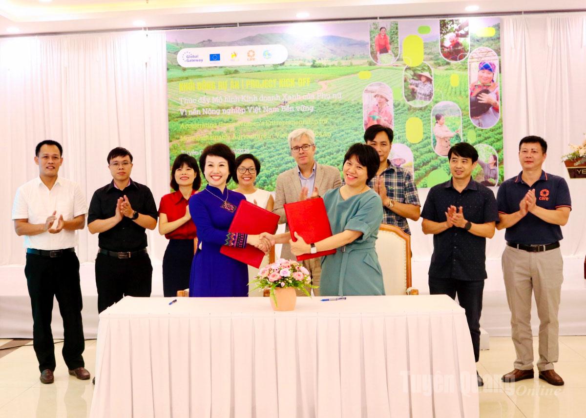 Ký kết biên bản ghi nhớ giữa Hội LHPN tỉnh Tuyên Quang và Tổ chức CARE.