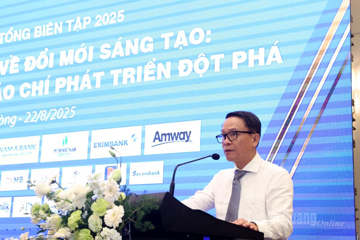 Đồng chí Nguyễn Đức Lợi, Phó Chủ tịch Thường trực Hội Nhà báo Việt Nam phát biểu khai mạc.