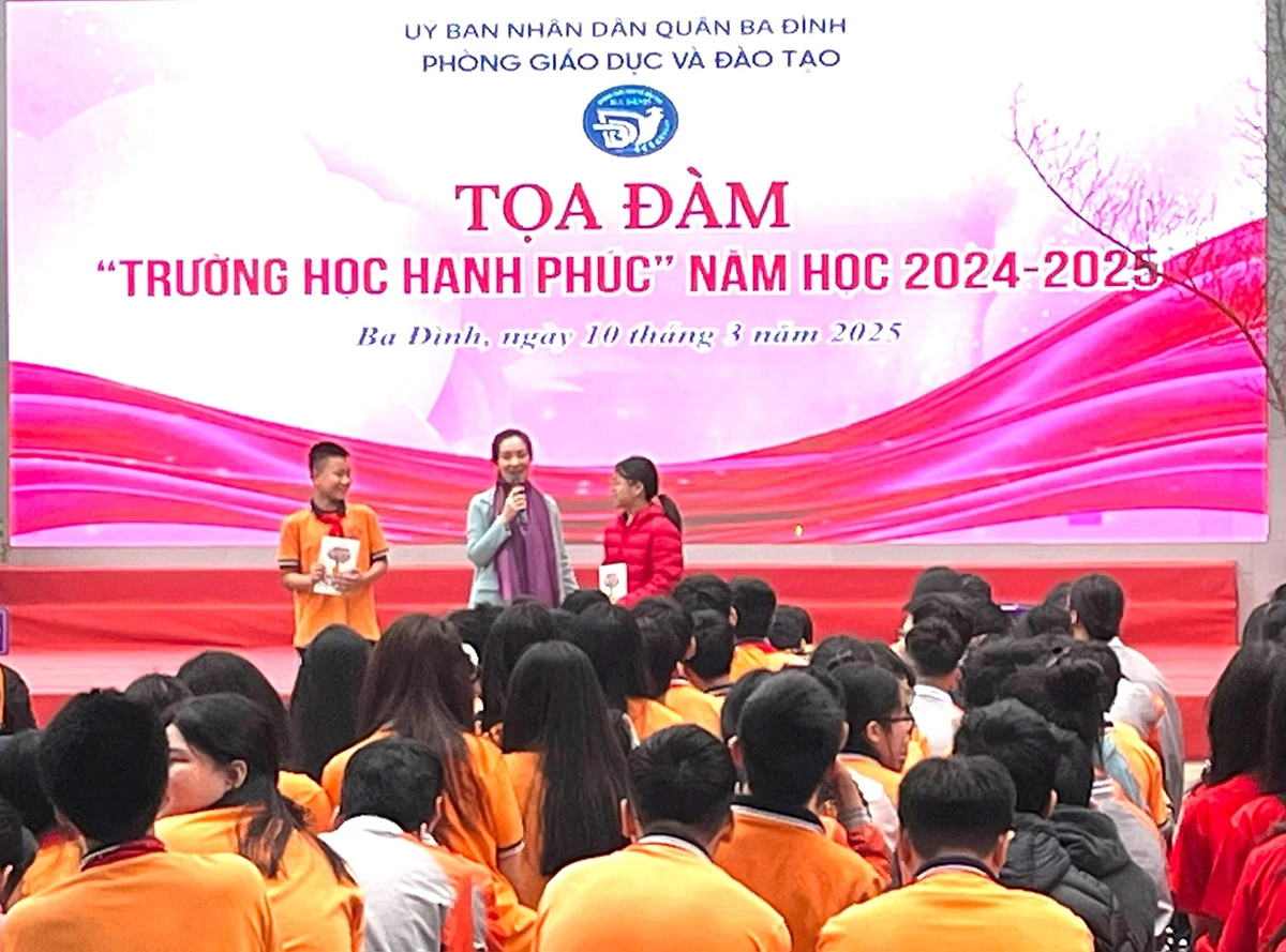 Học sinh Thủ đô tham gia tọa đàm về Trường học hạnh phúc. Ảnh: Lê Nguyễn