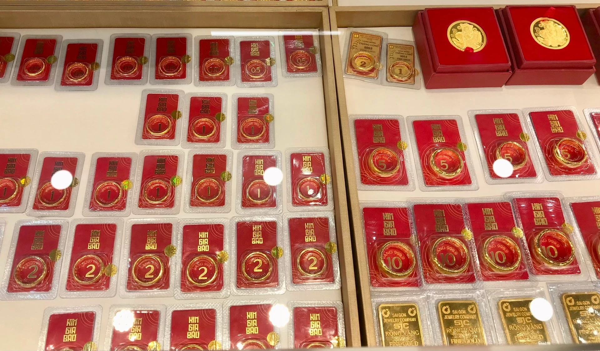Giá vàng miếng tăng lên mốc 124 triệu đồng/lượng. Ảnh: H.T