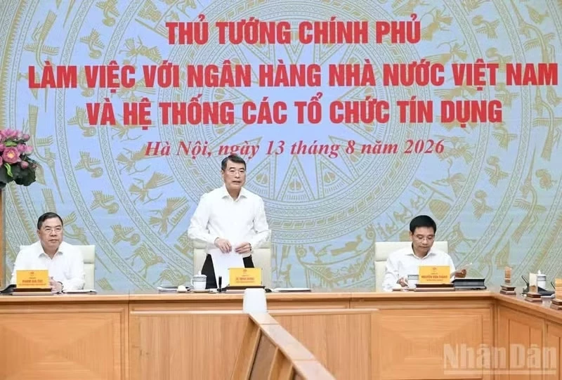 Prime Minister Le Minh Hung presides over a working session with the State Bank of Viet Nam and the system of credit institutions. (Photo: Tran Hai)