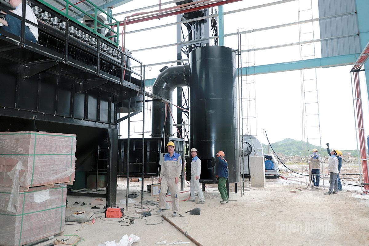 Nhà máy xử lý rác thải của Công ty Cổ phần công nghệ môi trường HM Group trên địa bàn
xã Nhữ Khê đang được đẩy nhanh tiến độ xây dựng.