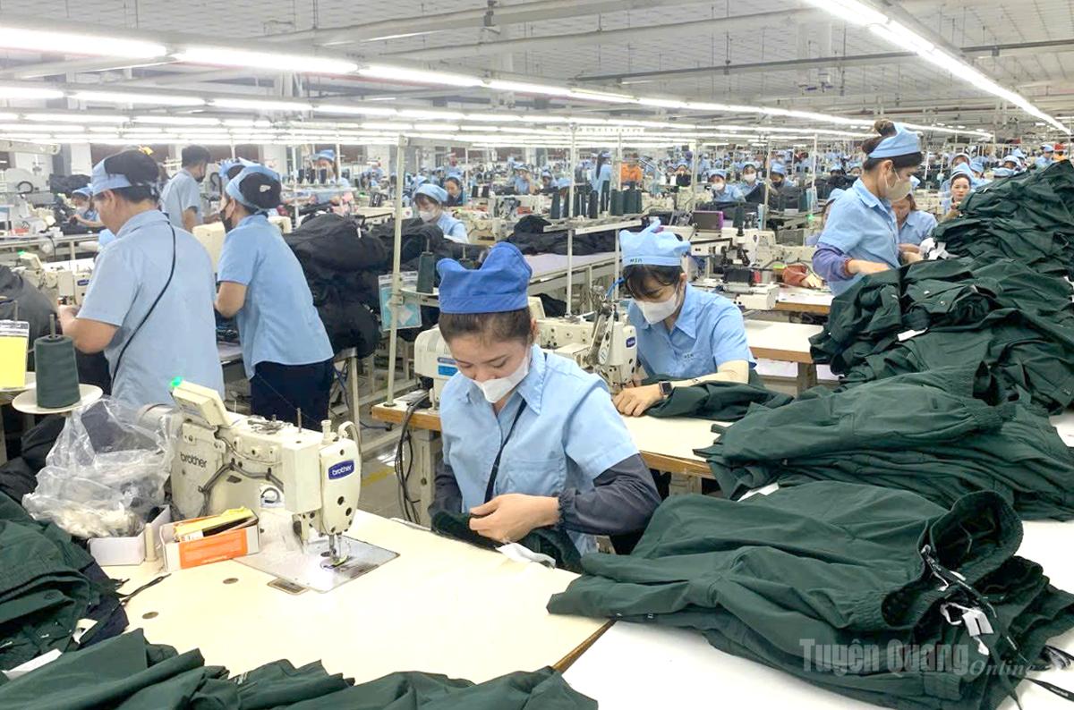 Để đảm bảo sản xuất, Công ty MSA-YB cần khoảng 900 lao động.