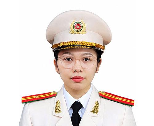  “Nữ Công an 
cơ sở xuất sắc” năm 2025, 
Thiếu tá 
Phạm Thị Dung, Trưởng Công an xã Yên Nguyên.