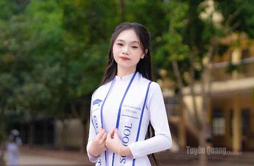 Em Cháng Thị Thúy Hà, 
tân sinh viên ngành Sư phạm Tiểu học, Trường Đại học Tân Trào.