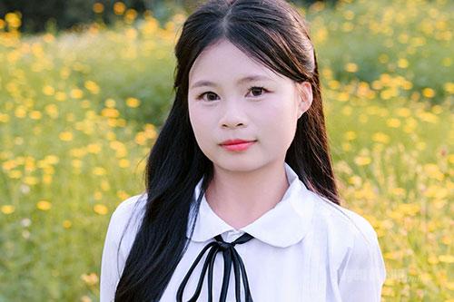 em Hoàng Thị Lý, dân tộc Tày, 
học sinh lớp 12B, Trường Phổ thông 
Dân tộc nội trú THPT tỉnh đã thi đỗ vào trường Đại học Y Thái Bình.