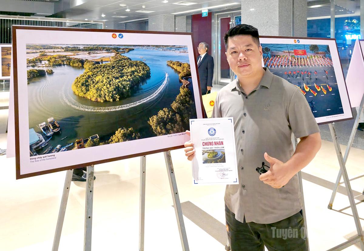 Tác giả Lưu Minh Phụng, xã Chiêm Hóa với tác phẩm Dòng chảy quê hương tại Cuộc thi ảnh Tổ quốc bên bờ sóng năm 2025.