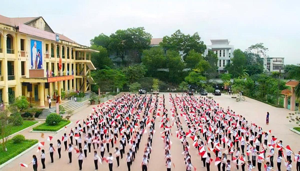 Khẩn trương sắp xếp trường học