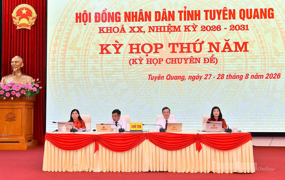 Chủ tọa kỳ họp.
