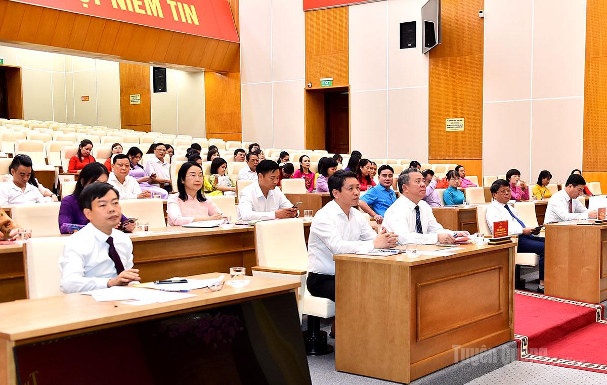 Các đại biểu dự hội nghị.