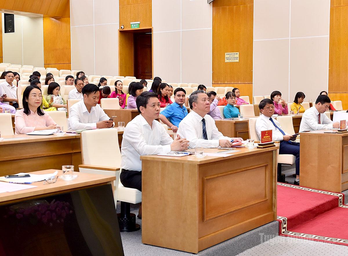 Các đại biểu dự hội nghị.