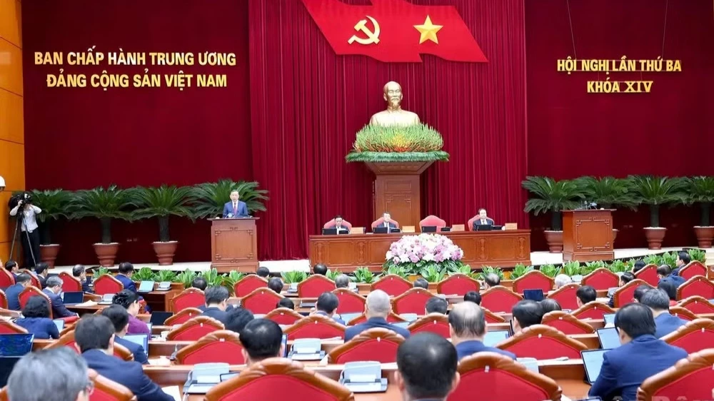 Ban hành nghị quyết về đổi mới mô hình phát triển Việt Nam