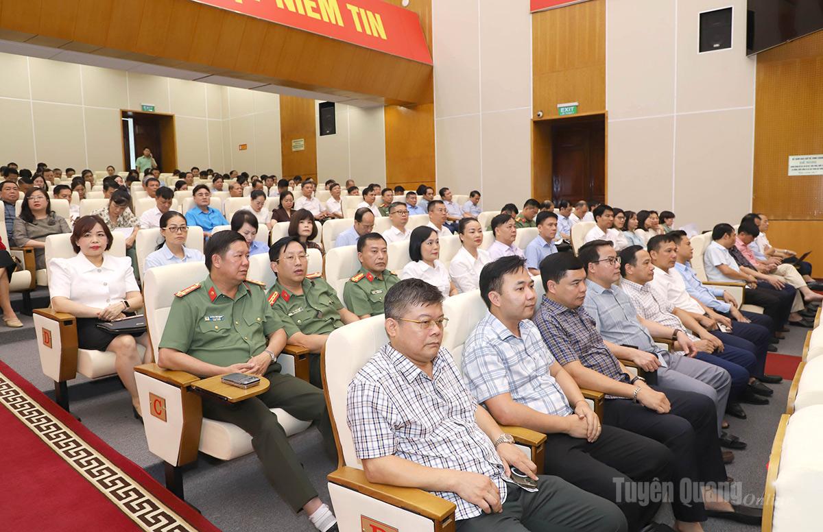 Cán bộ quy hoạch diện Ban Thường vụ Tỉnh ủy quản lý dự hội nghị.