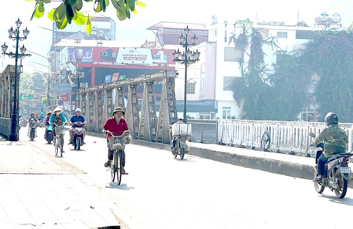 Khu vực phường Hà Giang 1, 8h sáng ngày 9-8 đã có nắng gay gắt.