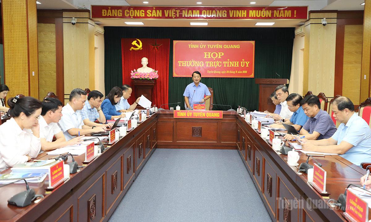 Quang cảnh phiên họp Thường trực Tỉnh ủy.