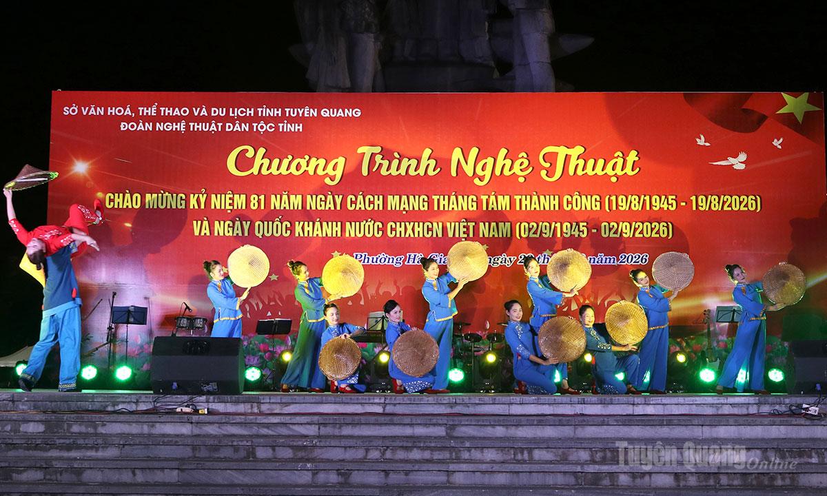 Tiết mục văn nghệ đặc sắc tại chương trình.