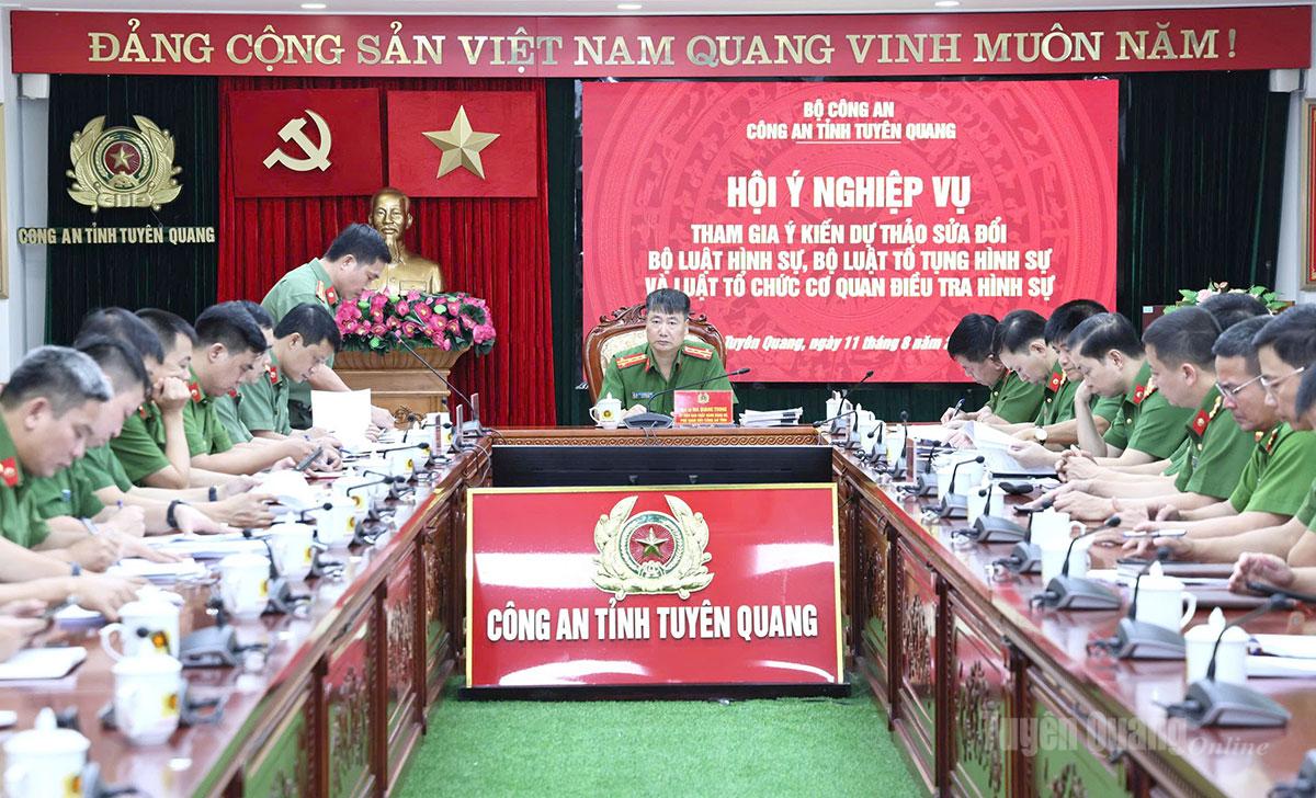 Toàn cảnh hội nghị.