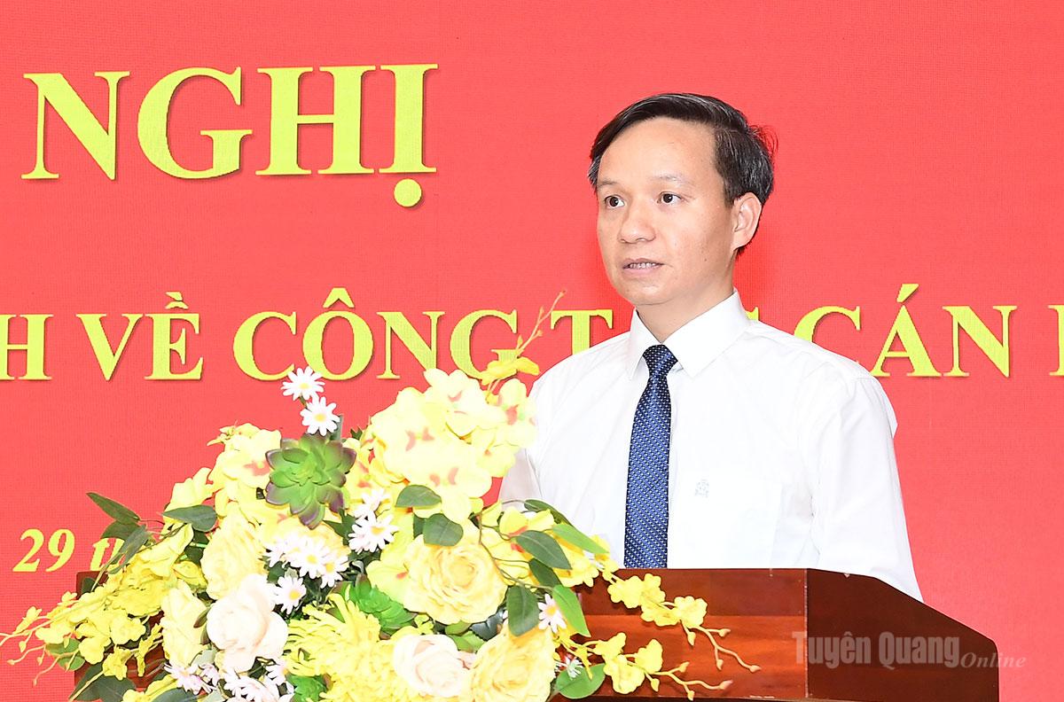 Tân Bí thư Đảng ủy phường Minh Xuân phát biểu nhận nhiệm vụ.