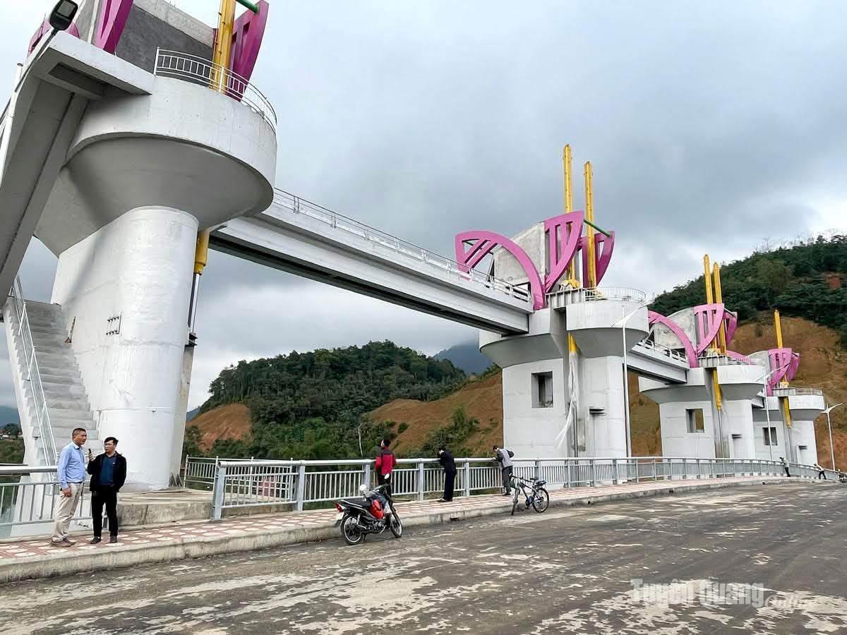 Công trình Đập dâng nước tạo cảnh quan trung tâm thành phố Hà Giang (cũ).
