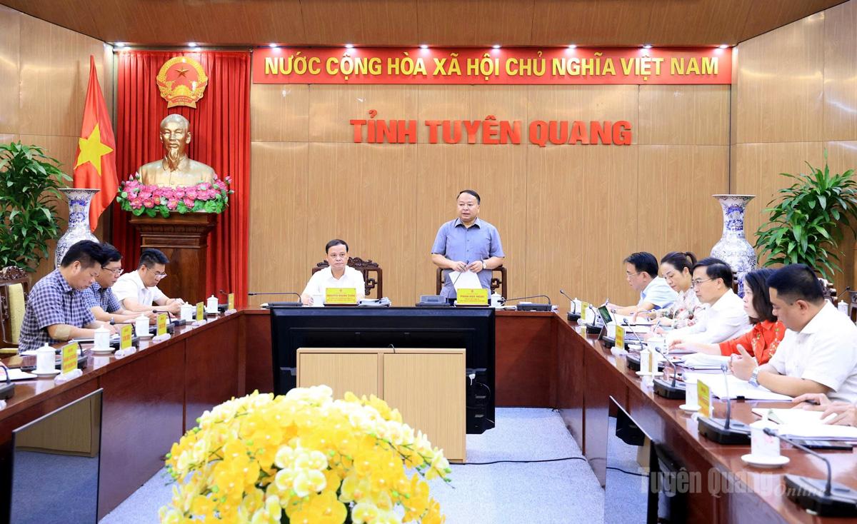 Các đại biểu dự họp.