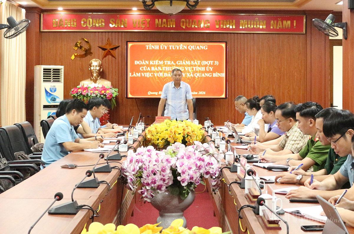 Toàn cảnh buổi làm việc.