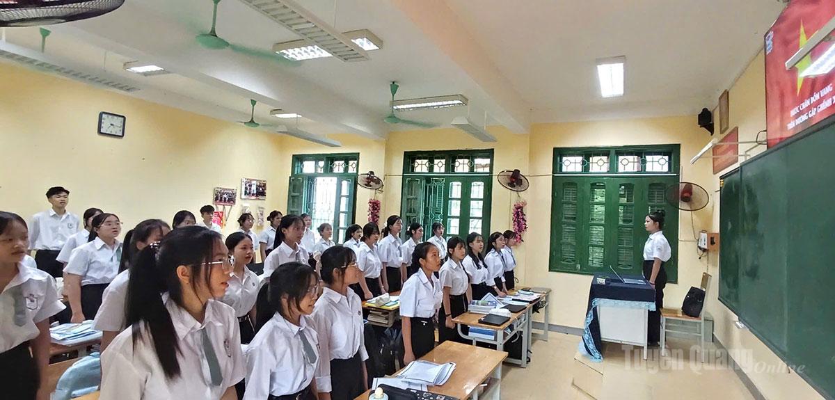 Trường Phổ thông Dân tộc nội trú ATK Sơn Dương tổ chức hoạt động trong ngày tựu trường năm học mới.
